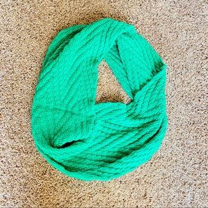 GAP Vibrant Emerald Knit Wrap